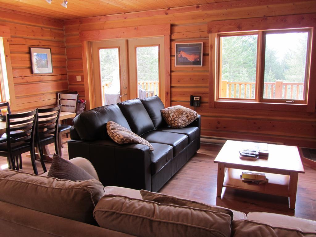Mount 7 Lodges Golden Exterior photo