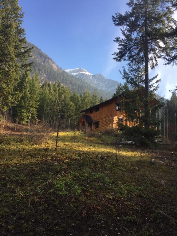 Mount 7 Lodges Golden Exterior photo